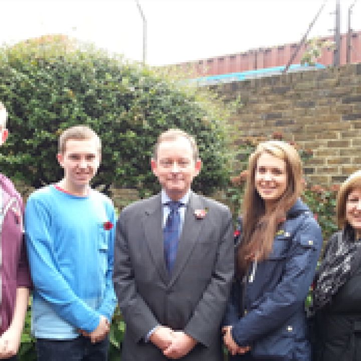 Sea Cadets commemorate Armistice Day