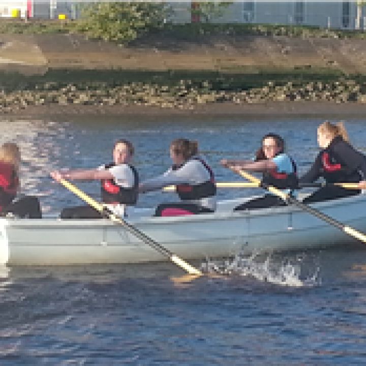ROWING !