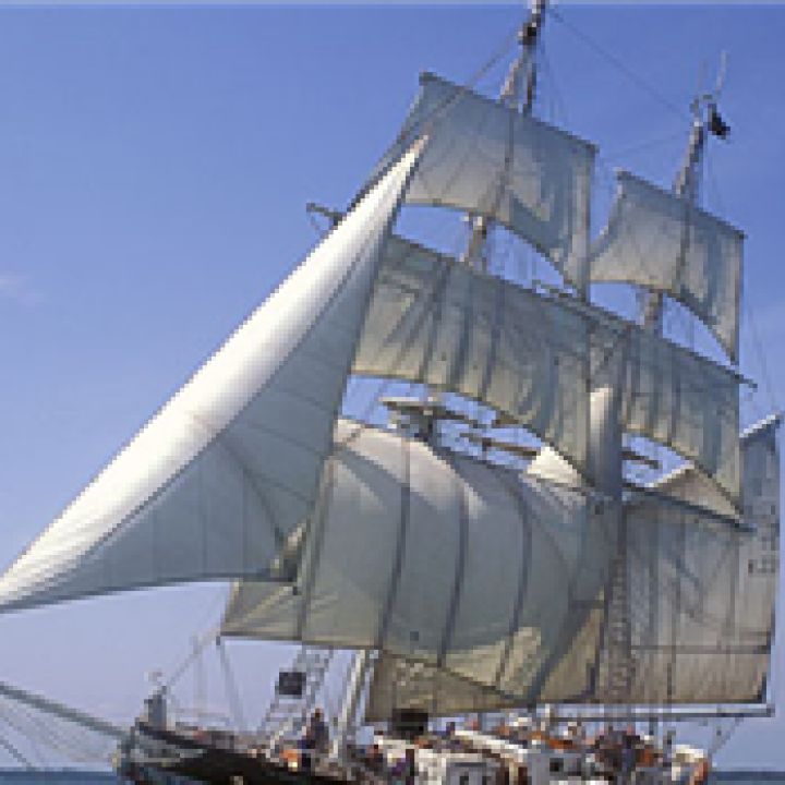 OFFSHORE SAILING