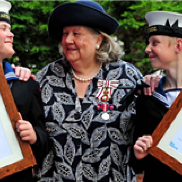 Wallasey cadets praised for helping mugging victim